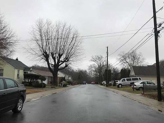 3rd image of 2390 Douglas Ave