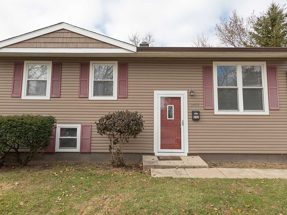1st image of 2608 Summerfield Dr