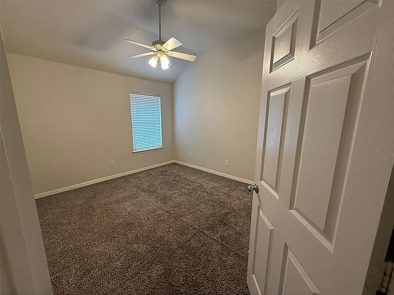 7341 Chambers Ln — Photo 20