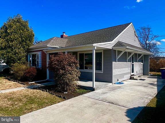 3rd image of 1191 Shoreham Rd