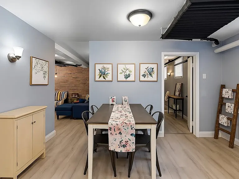405 E 6th St #6 — Photo 8