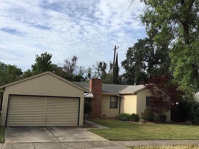 916 W Mendocino Ave — Photo 1