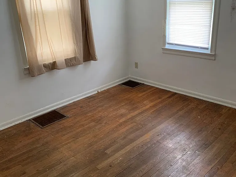 524 S Washington St — Photo 17