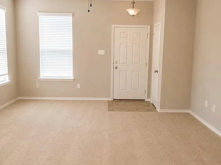 352 Martha Dr — Photo 8