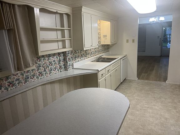 5th image of 403 S Walnut St #17841863