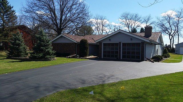 1st image of 29W281 Canterbury Dr