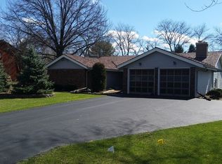 29W281 Canterbury Dr, West Chicago, IL