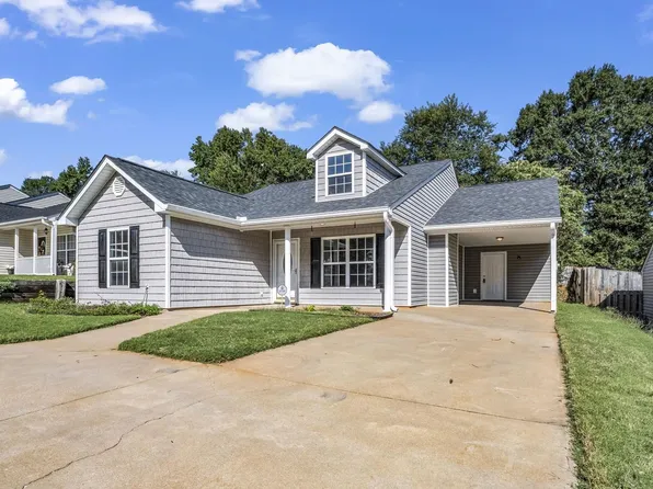 921 E Emerald Springs Dr, Boiling Springs, SC 29316