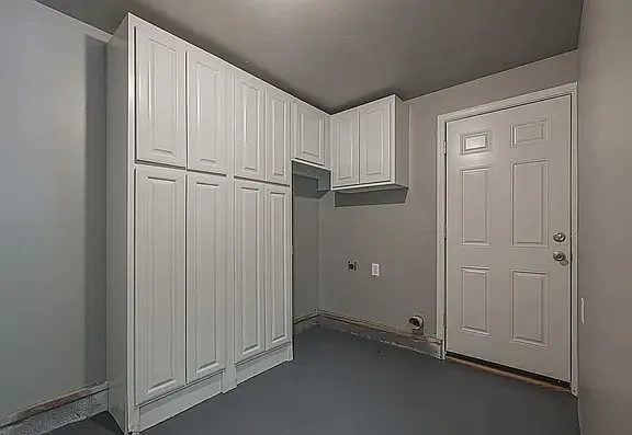 2325 Mustang St — Photo 10