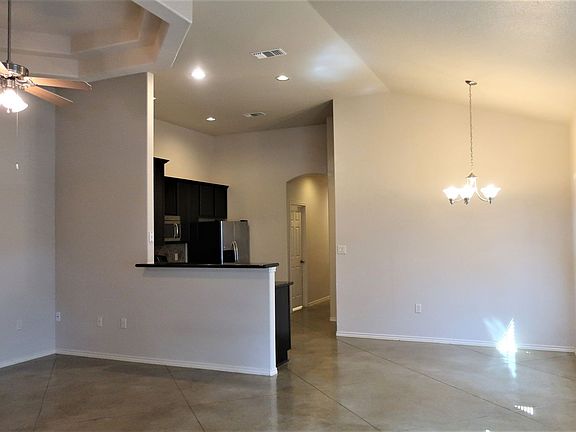 4th image of 235 Anne Louise Dr