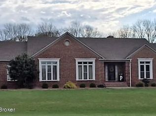 111 Englewood Dr, Bardstown, KY 40004