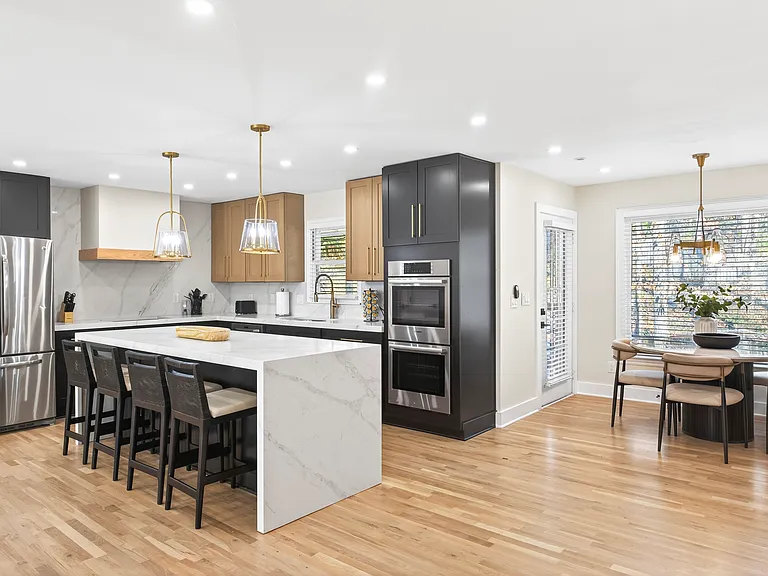 310 Rivoli Cir — Photo 1