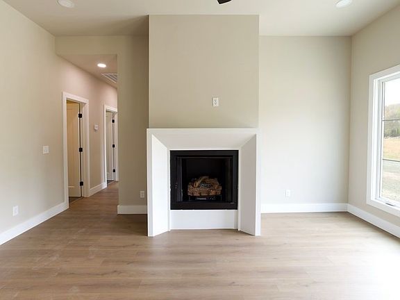 5th image of 795 Oconner St