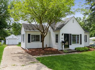 6420 Center St, Des Moines, IA 50312