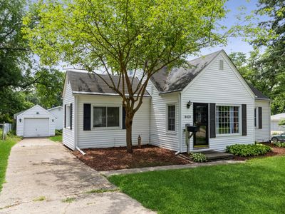 6420 Center St, Des Moines, IA, 50312