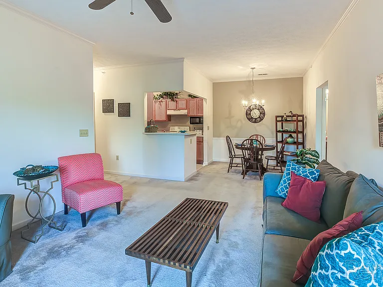 Georgetown Oaks Apartments — Photo 34