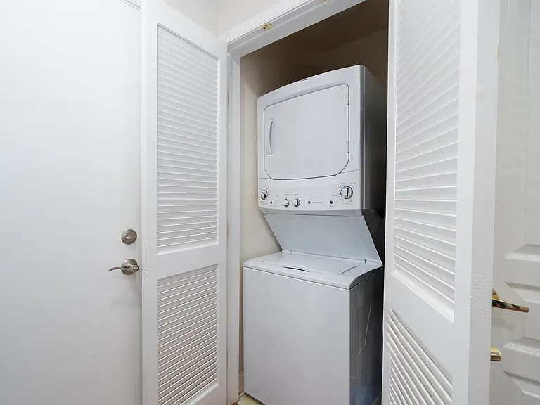812 Grand St #314 — Photo 15