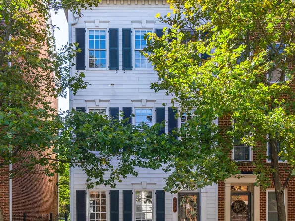 724 Carpenter Rd, Alexandria, VA 22314