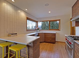 6404 SE Ash St UNIT A, Portland, OR