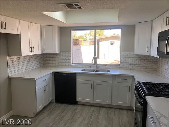 5th image of 3741 Colfax Cir