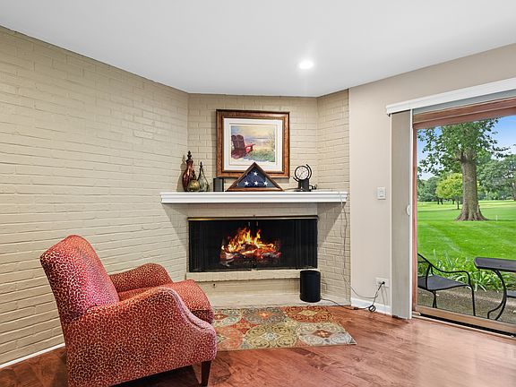 5th image of 202 Kenston Ct #202
