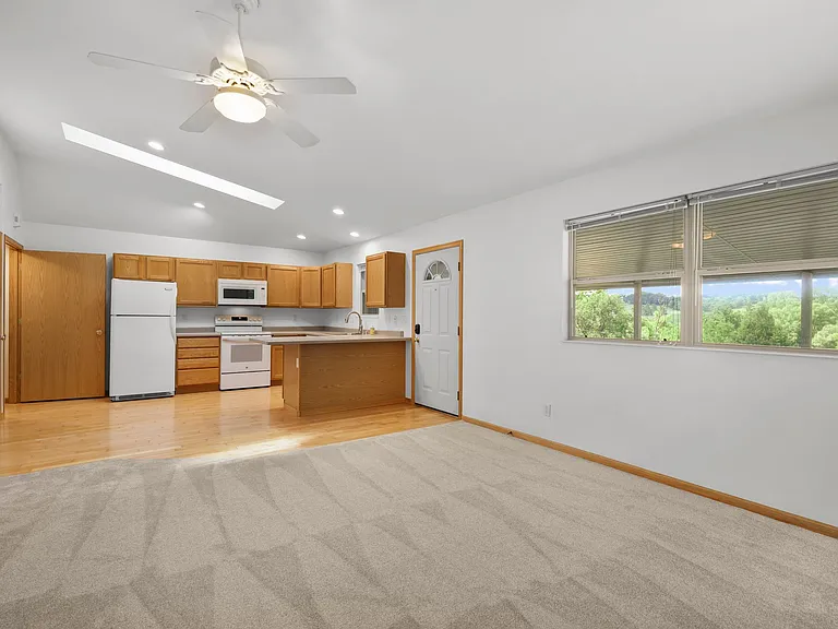 8628 Green St — Photo 13
