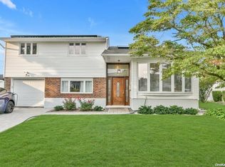 278 Buick Pl, East Meadow, NY 11554
