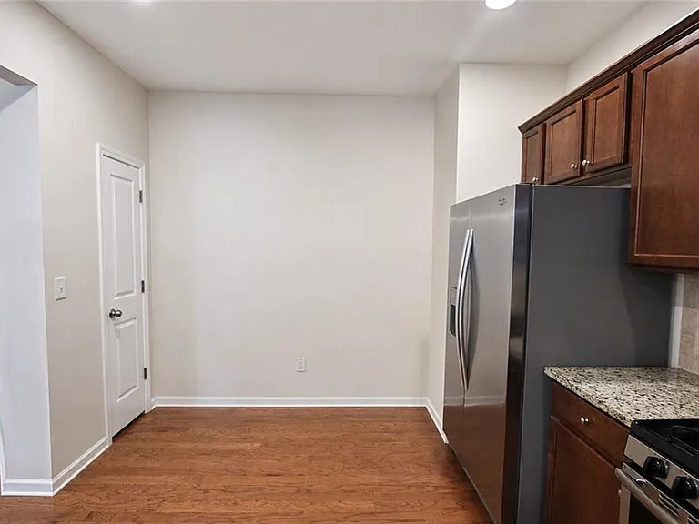 2132 Greencrest Cir — Photo 7