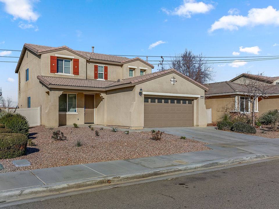 1st image of 16836 Desert Lily St