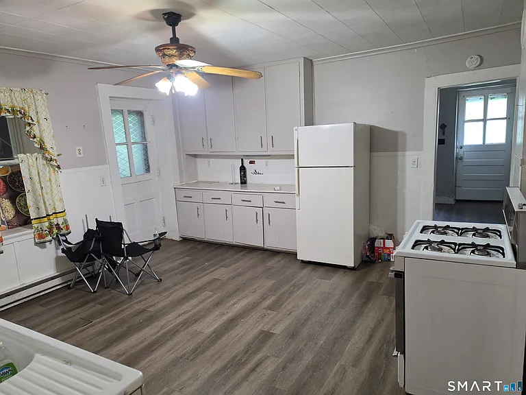 449 Wilson St — Photo 2