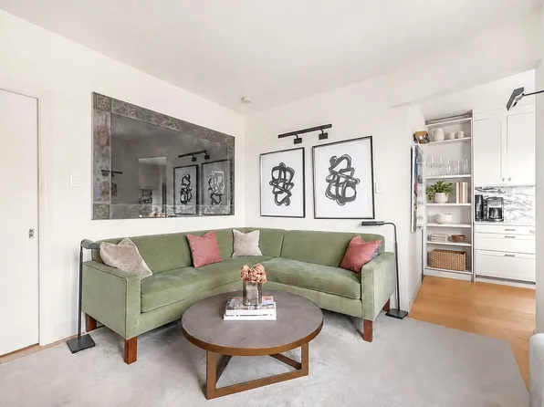 350 S 4th St APT 6A, Brooklyn, NY 11211