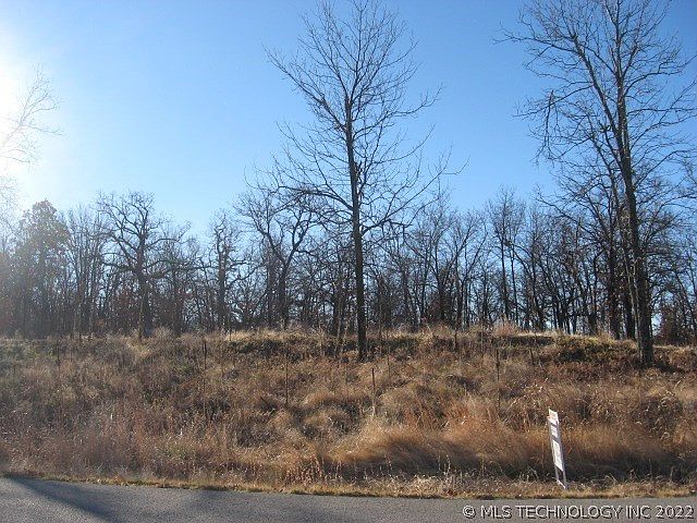1st image of Cross Oaks Dr