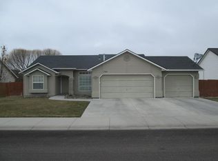 752 E Red Bud St, Kuna, ID 83634