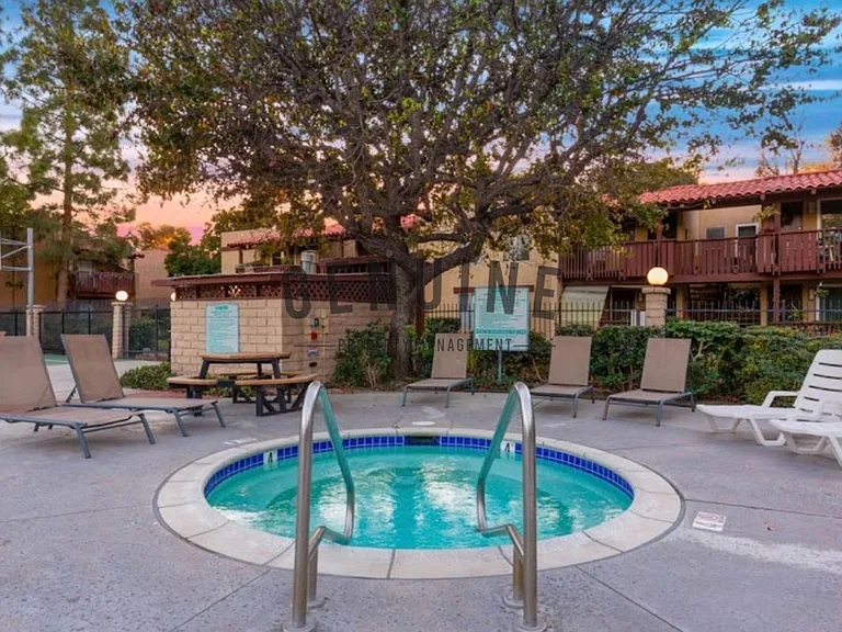 1040 W Macarthur Blvd #50 — Photo 21