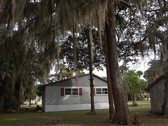 5th image of 1118 Live Oak St