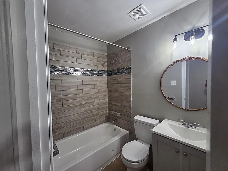 5787 Northland Dr — Photo 24