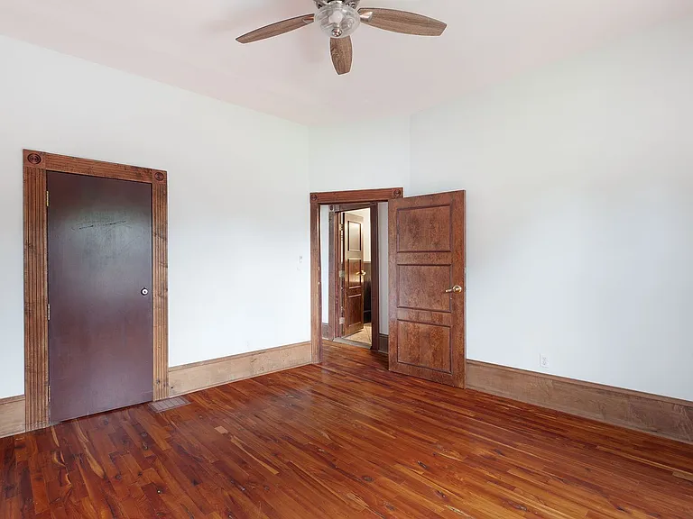 930 Park Ave SE — Photo 18