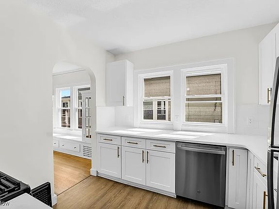 3rd image of 16119 Clifton Blvd #1