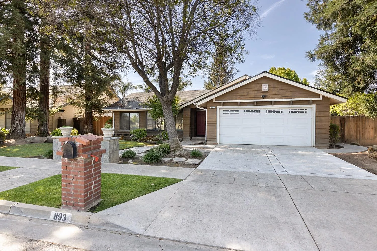 893 E Decatur Ave photo 1