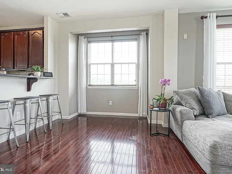 465 Wistar Pl — Photo 9