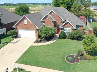 279 S Briarhill Dr, Farmington, AR 72730