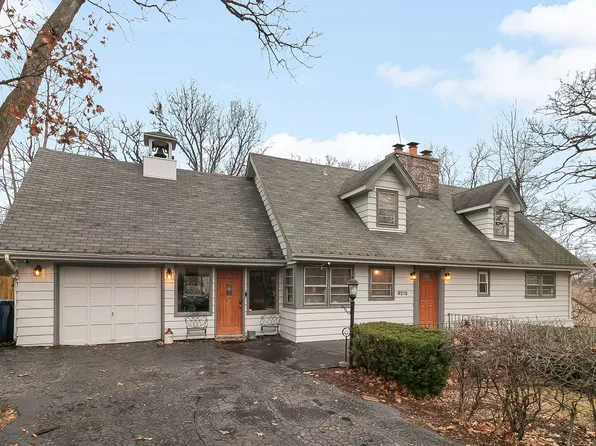 9215 S 83rd Ave, Hickory Hills, IL 60457