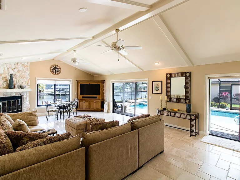 5605 SW 11th Ave — Photo 10