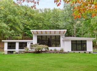 111 Park View Rd N, Pound Ridge, NY 10576