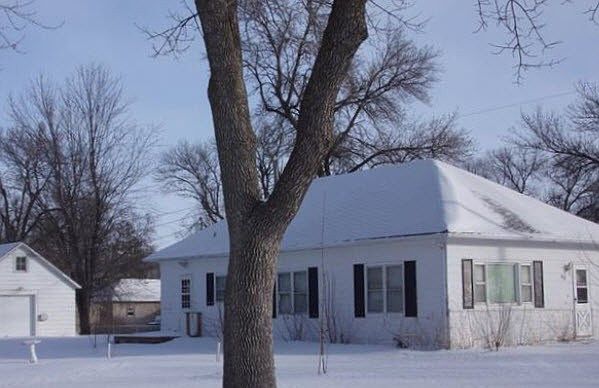 2nd image of 404 Main St