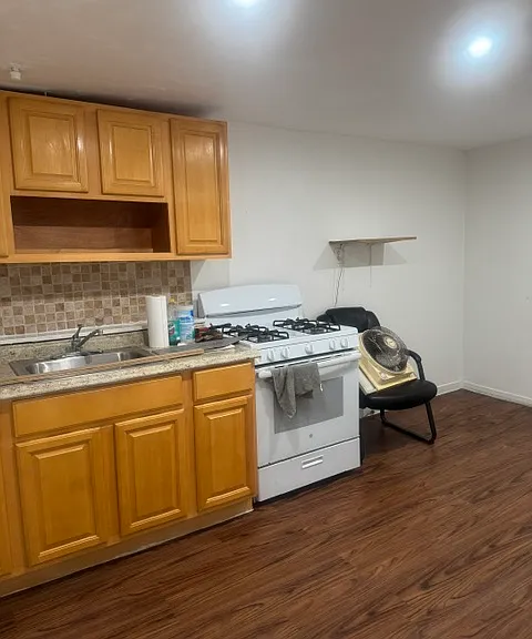 1128 Fteley Ave #BASEMENT — Photo 2