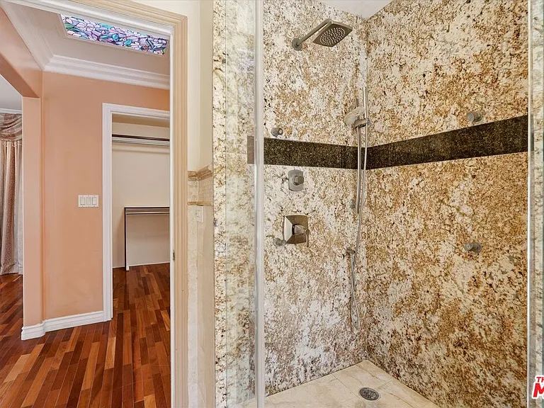 4131 Mantova Dr — Photo 48