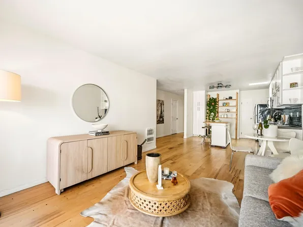 427 Lagunitas Ave APT 305, Oakland, CA 94610