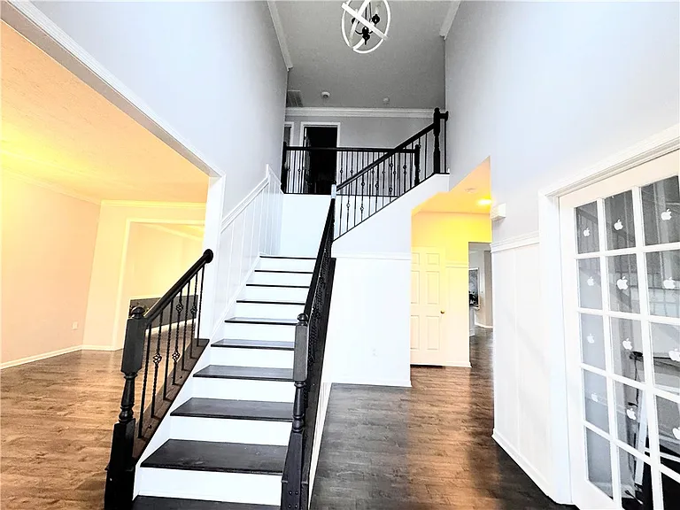 1418 N Shevlin Ct — Photo 4