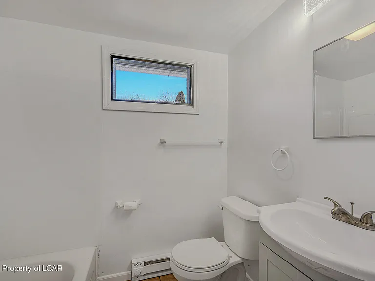 323 Vaughn St — Photo 12